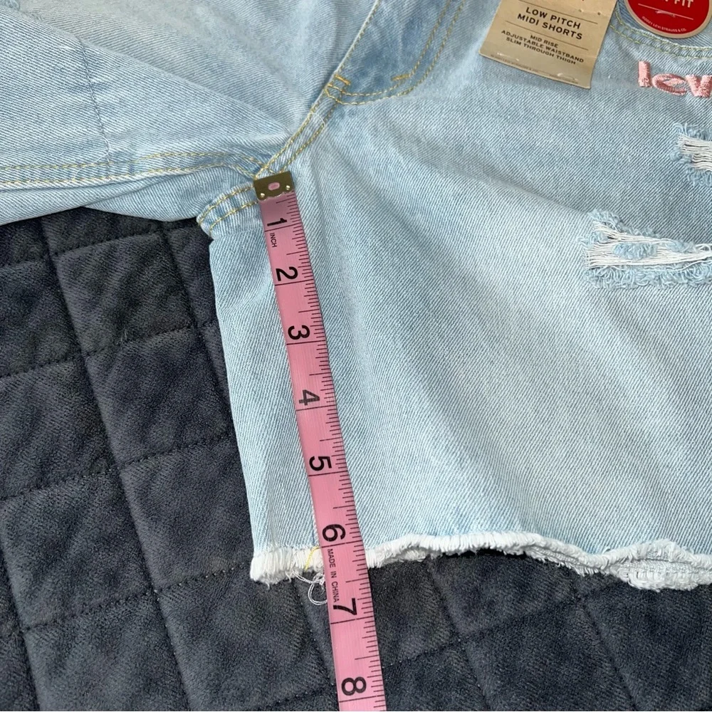 Levi's Girl's Jean Shorts Size 14 Embroidered Distressed Denim Midi A